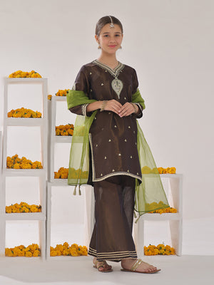 3Pc Embroidered Suit Pret Masoori Brown & Green - OGE3P-2311013