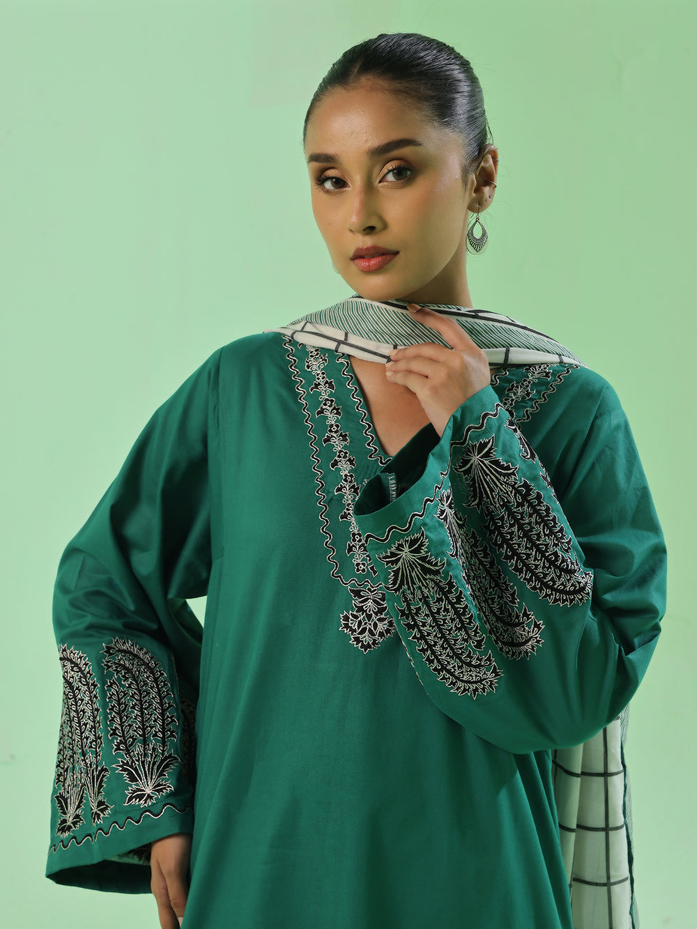 3Pc Embroidered Pret Suit Dyed Cambric Green - OWE3P-2503005