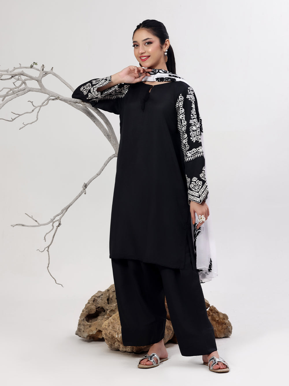 3Pc Embroidered Pret Suit Dyed Dora Black White