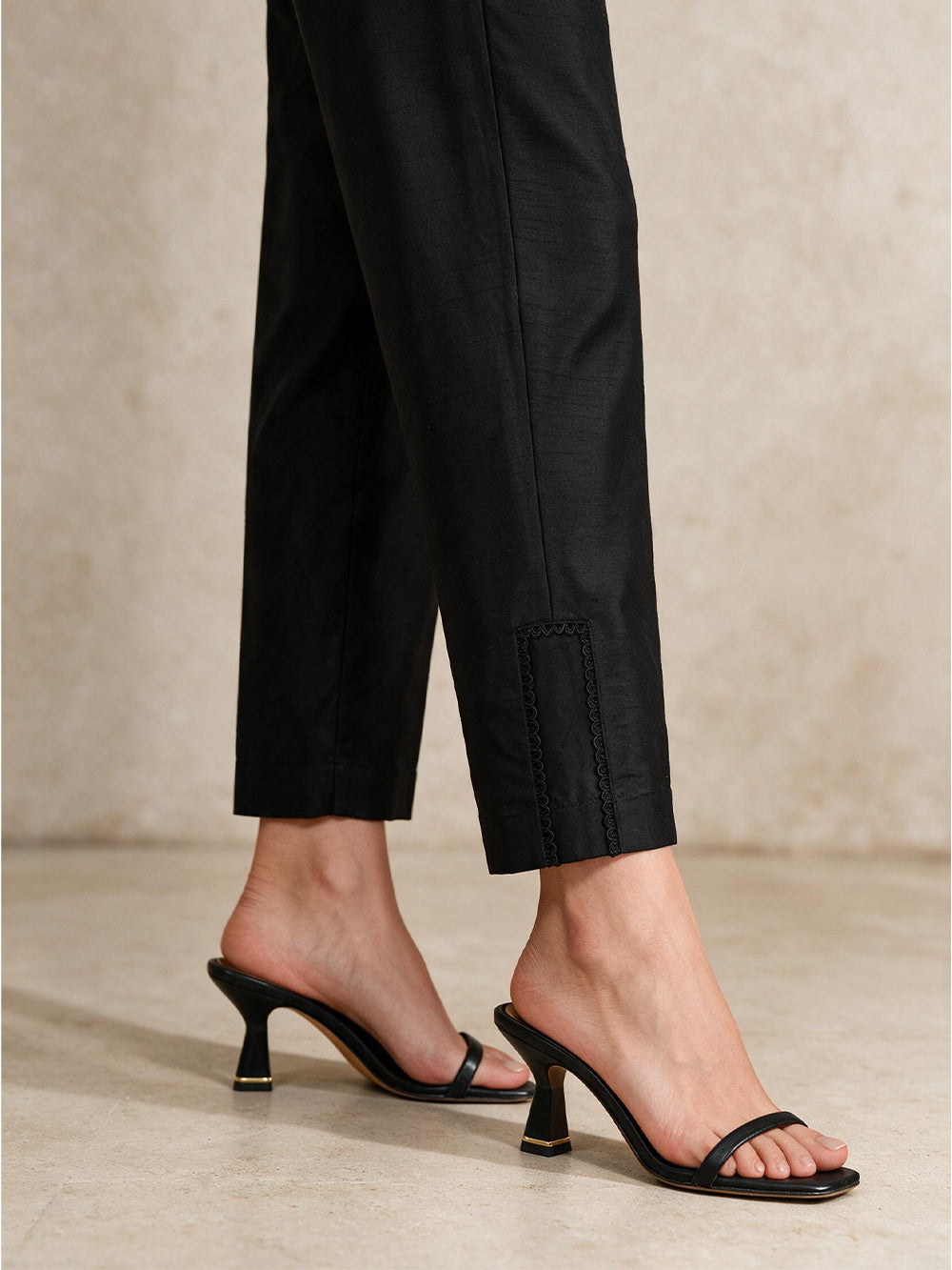Women Black Silk Blend Trouser - OWSP-2208028
