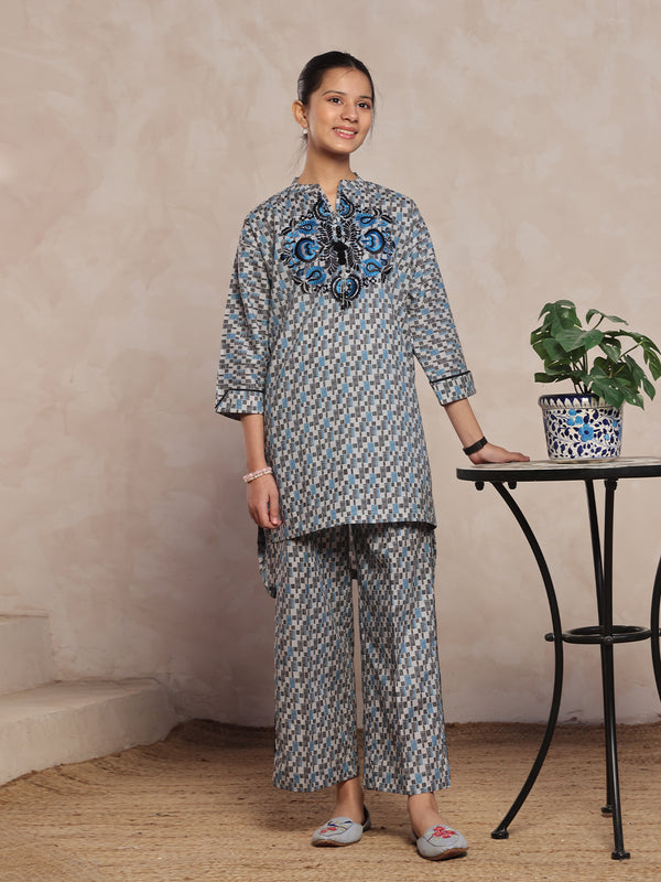 2Pc Embroidered Pret Shirt & Trouser Lawn Grey & Blue - OGE2P-2412058